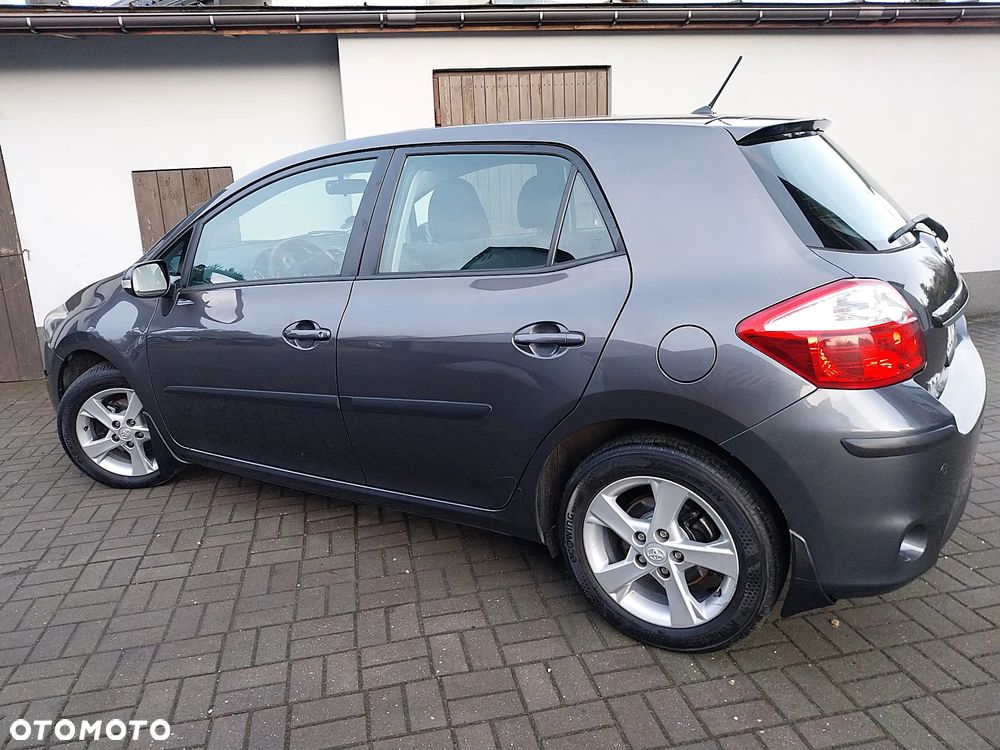 Toyota Auris 1.6 Executive - 29