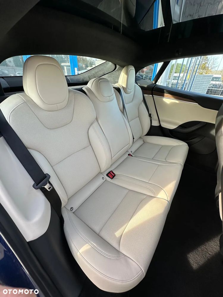 Tesla Model S Long Range - 24