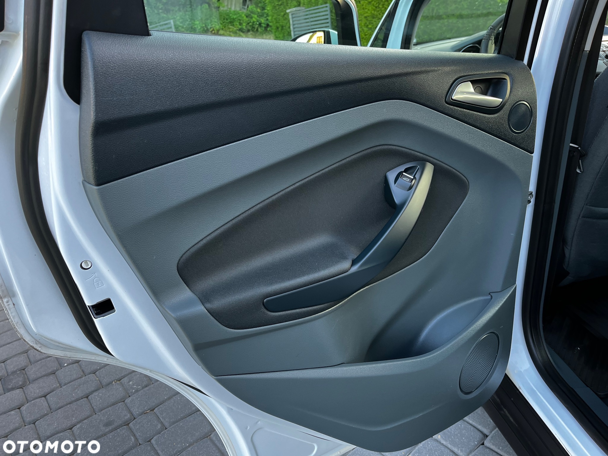 Ford C-MAX 1.6 Ti-VCT Champions Edition - 14