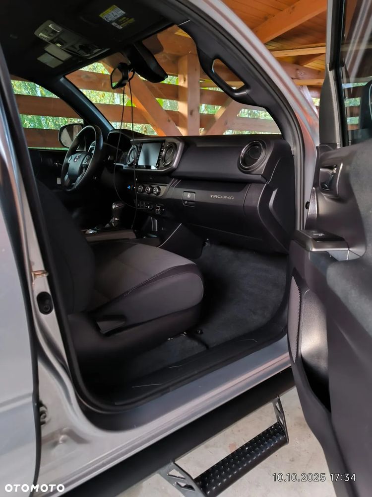 Toyota Tacoma - 7