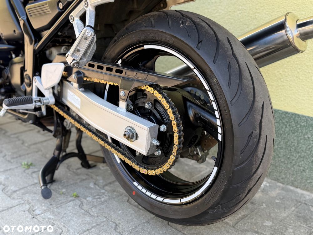 Yamaha FZS - 21
