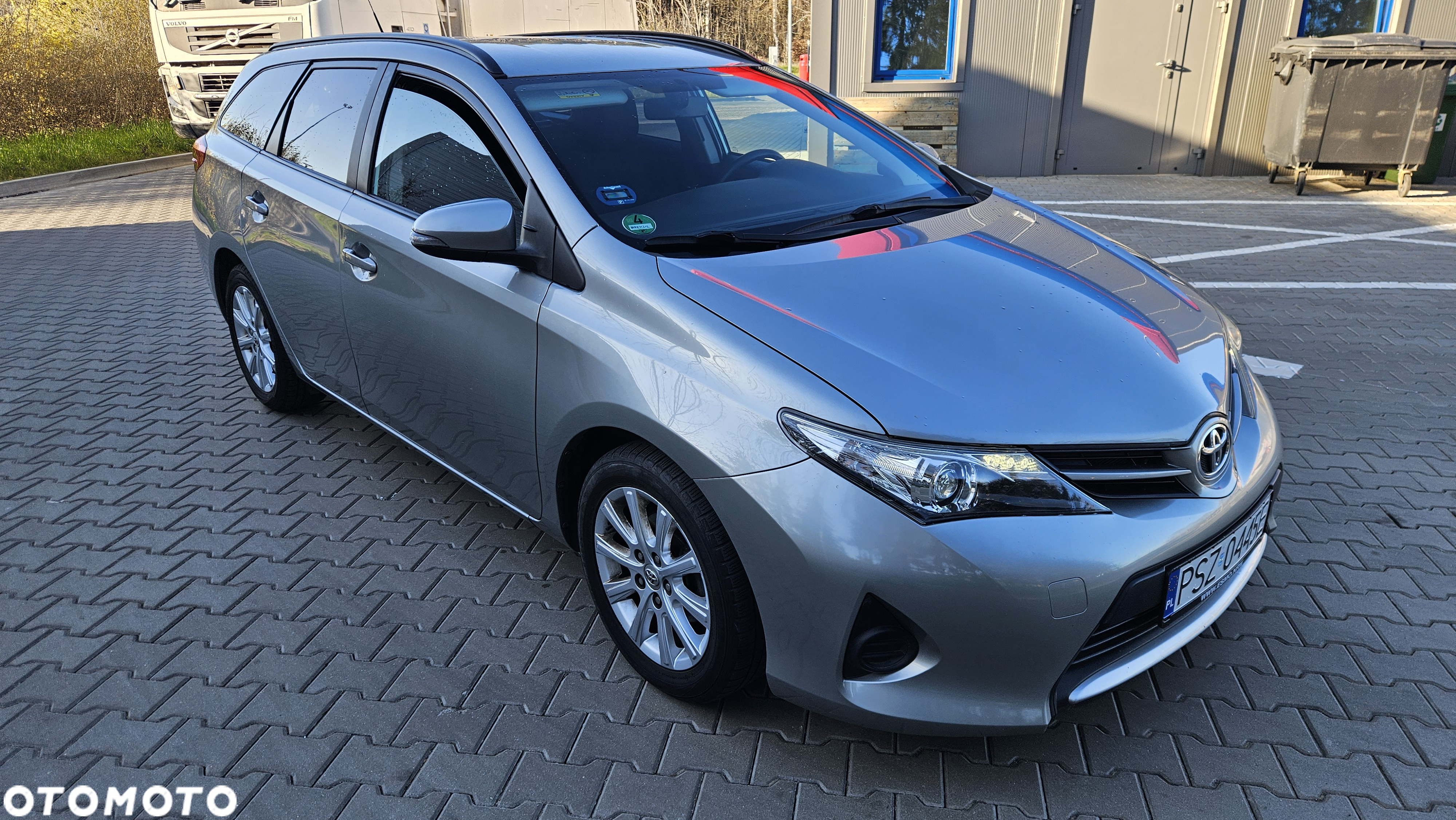 Toyota Auris 1.33 Dual-VVT-i Cool - 2
