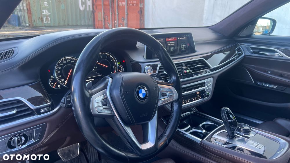 BMW Seria 7 750d xDrive - 27