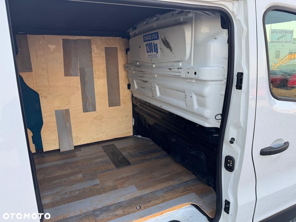 Renault Trafic - 11