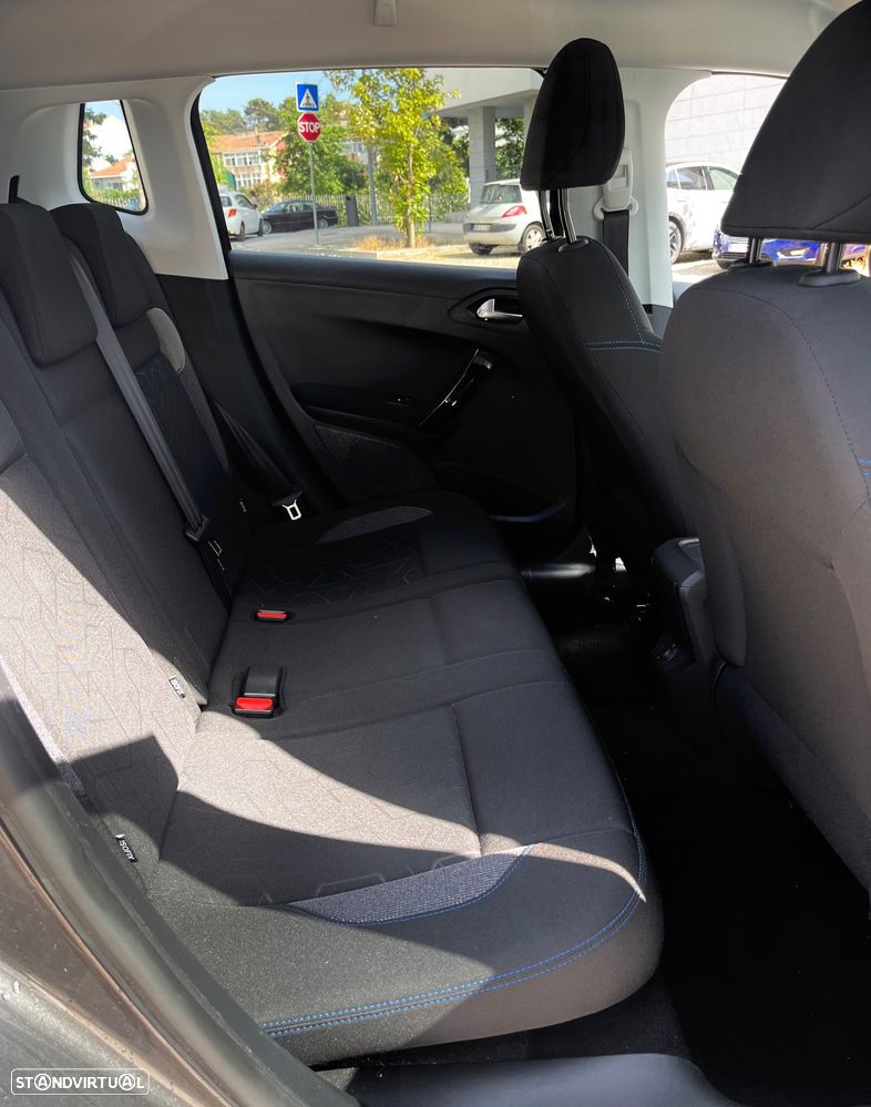 Peugeot 2008 PureTech 82 Allure - 15