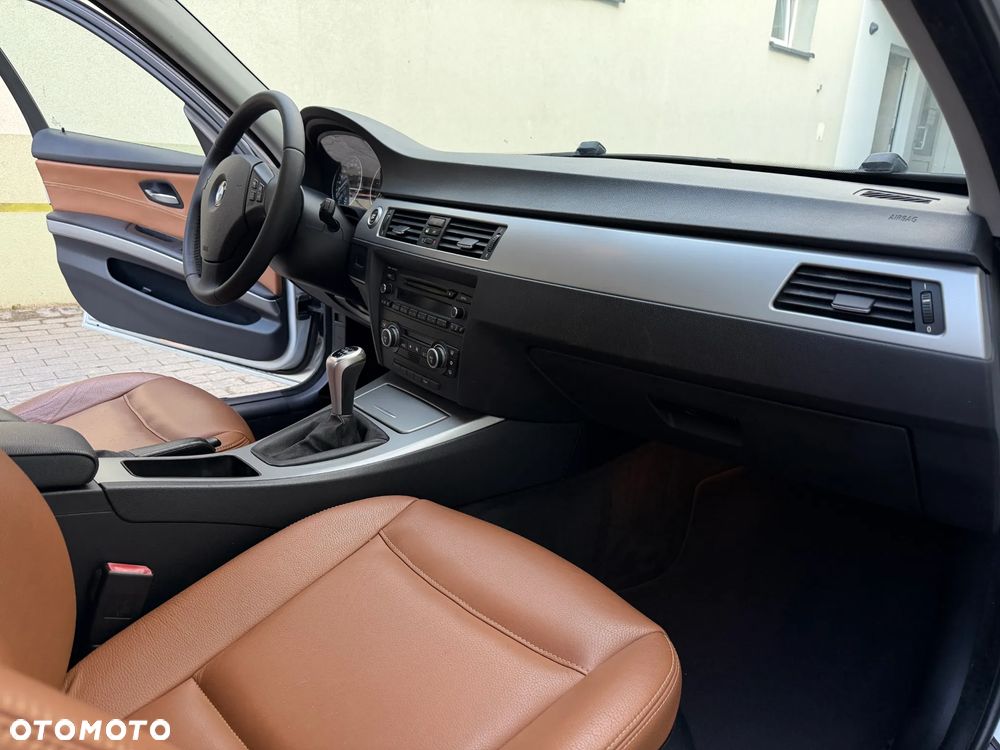 BMW Seria 3 320d - 9