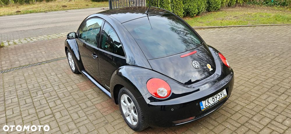 Volkswagen New Beetle - 23