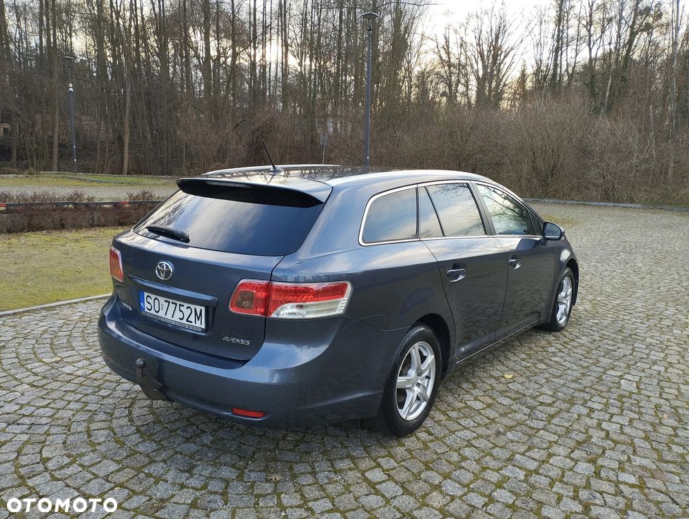 Toyota Avensis 2.0 D-4D Executive - 15