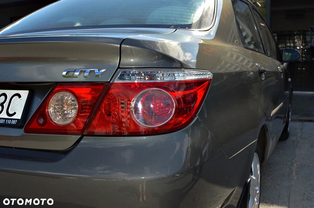 Honda City 1.4 Comfort - 27