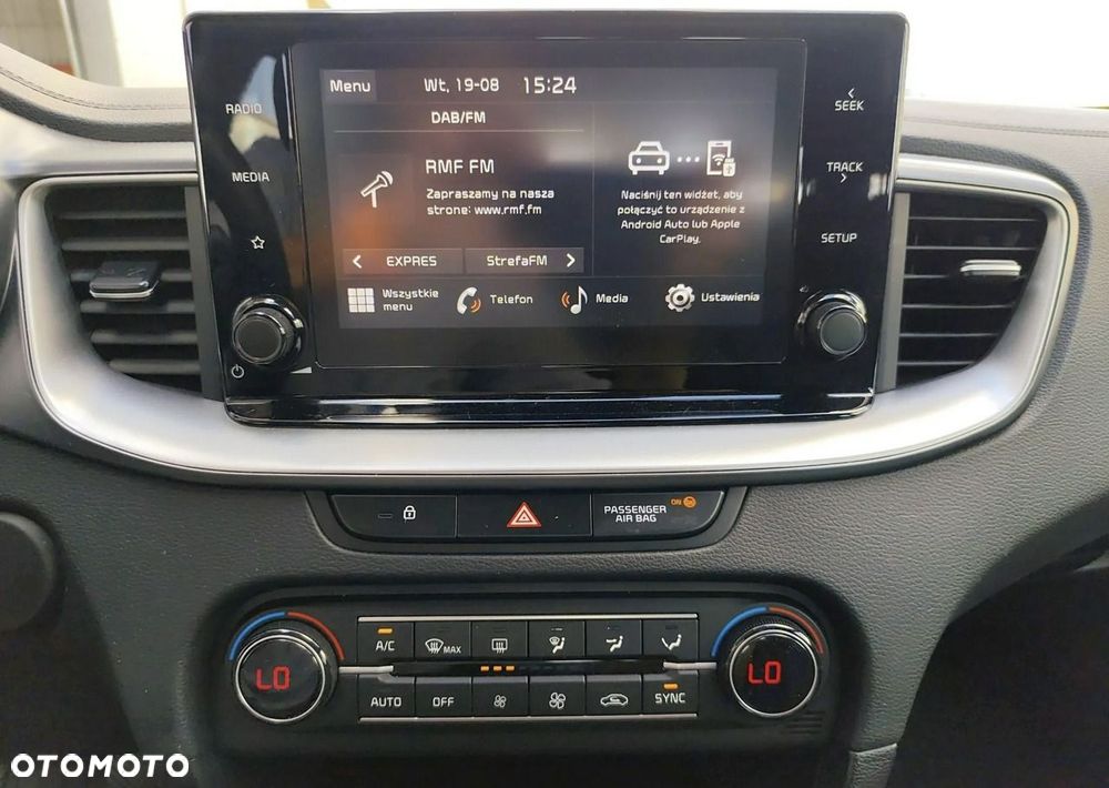 Kia Ceed - 11