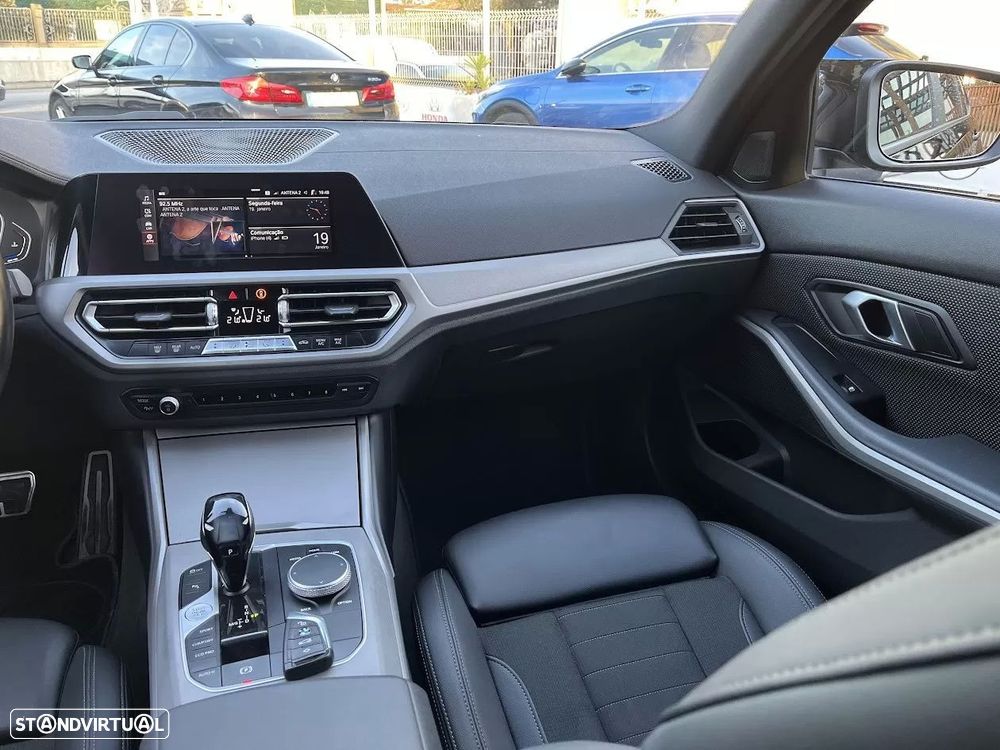 BMW 320 d Pack M Auto - 13