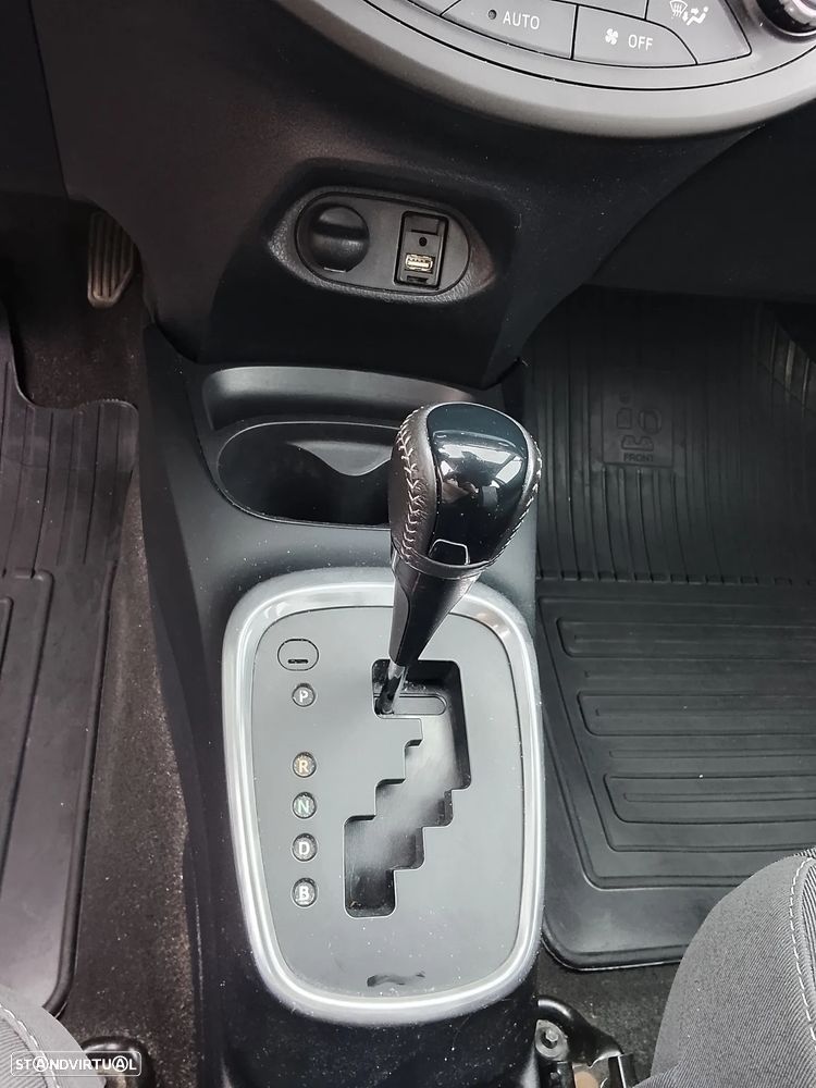 Toyota Yaris 1.5 HSD Comfort+P.Style - 9