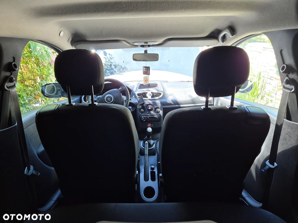 Renault Clio 1.2 16V 75 Yahoo - 5
