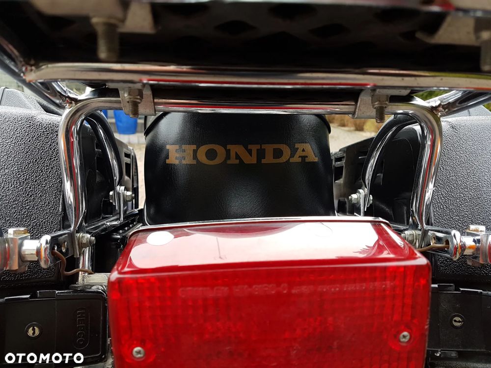 Honda CM - 18