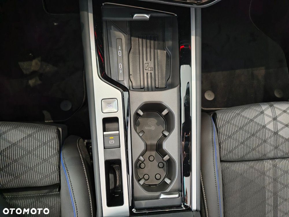 Volkswagen Passat Variant 2.0 TSI R-Line Plus DSG - 29