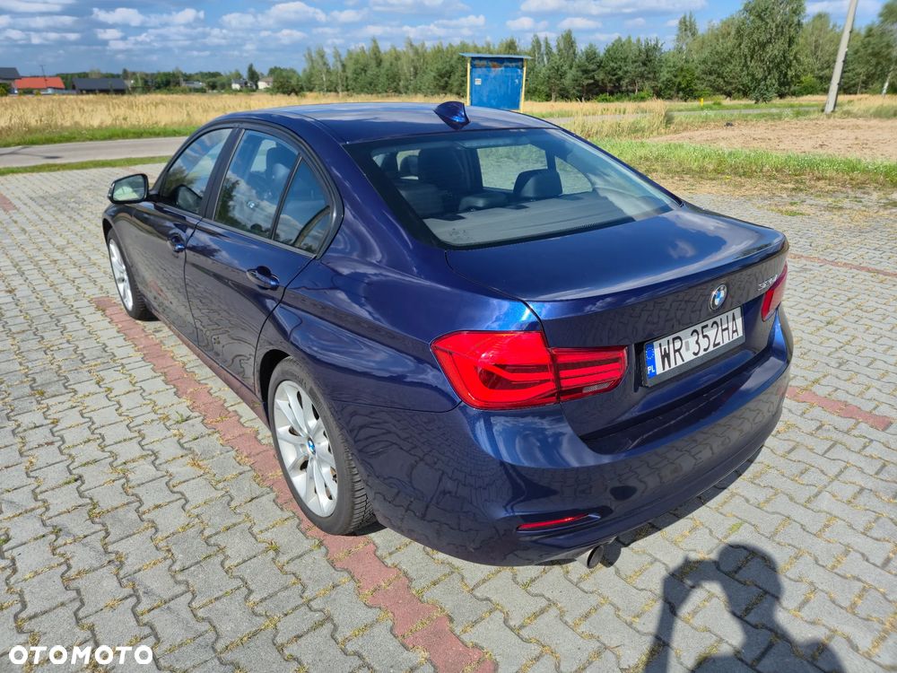 BMW Seria 3 320i - 10