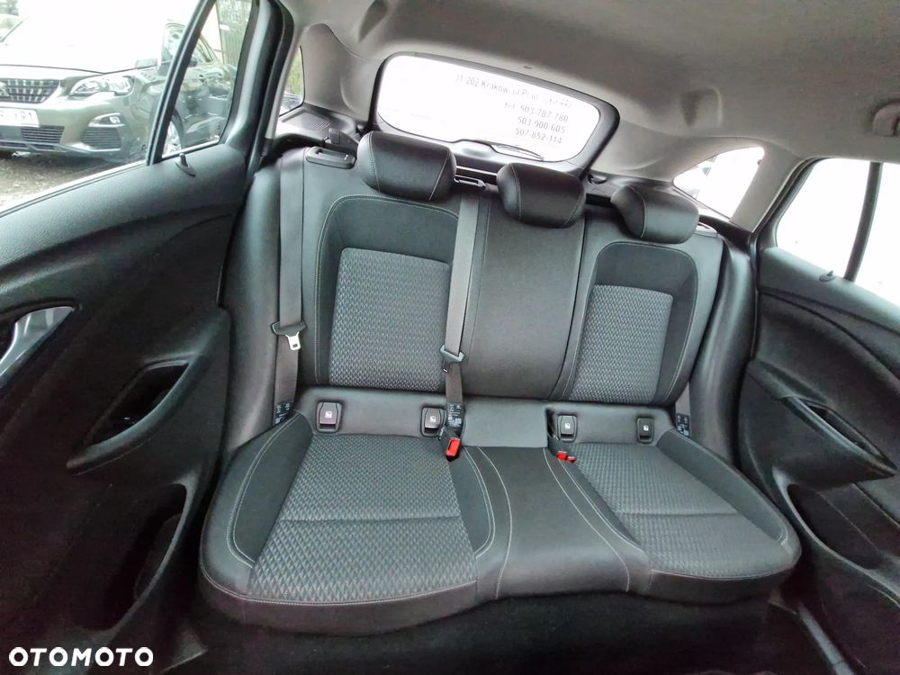 Opel Astra 1.4 Turbo Business - 20
