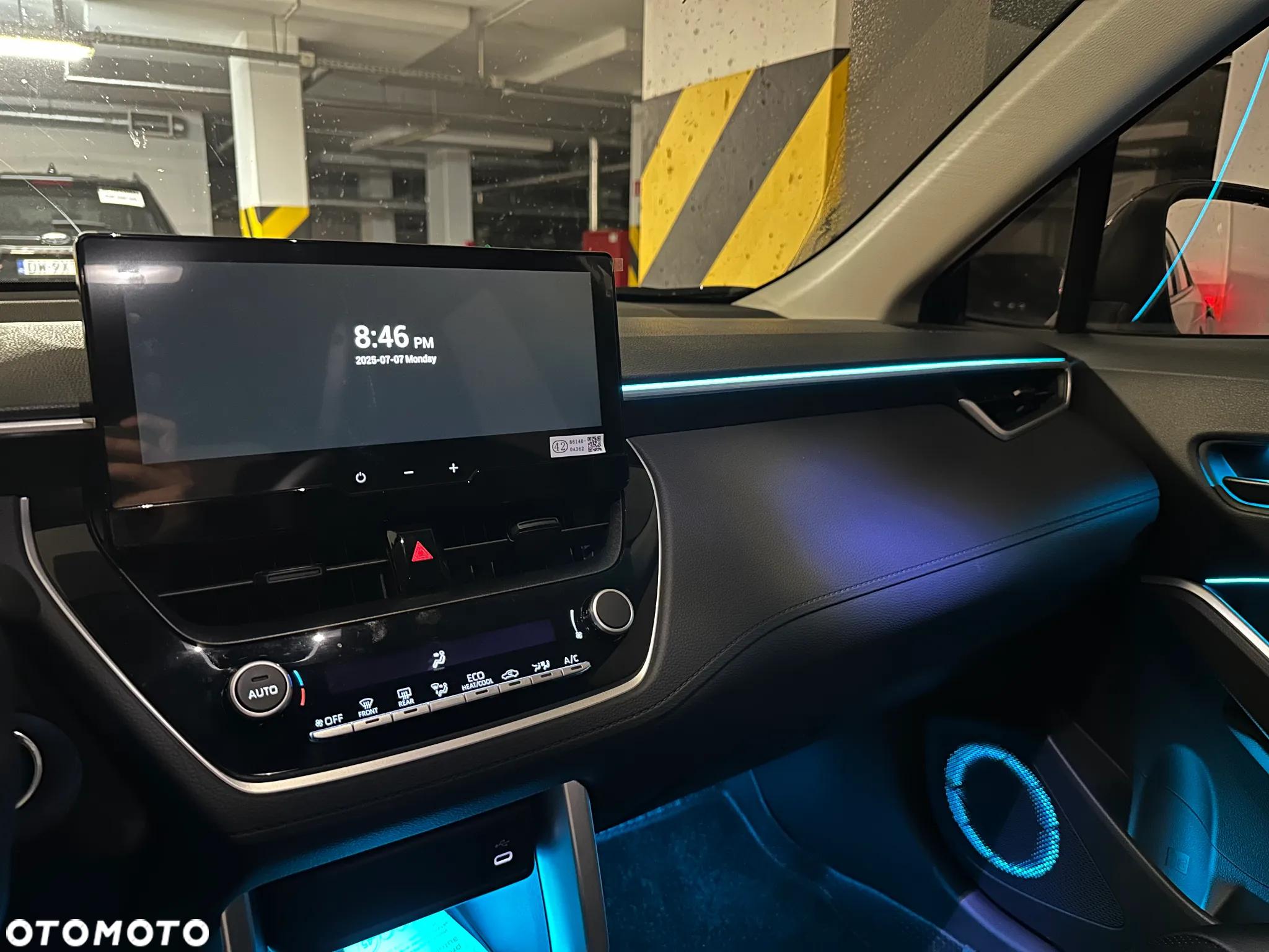 Toyota Corolla 2.0 Hybrid Lounge - 15