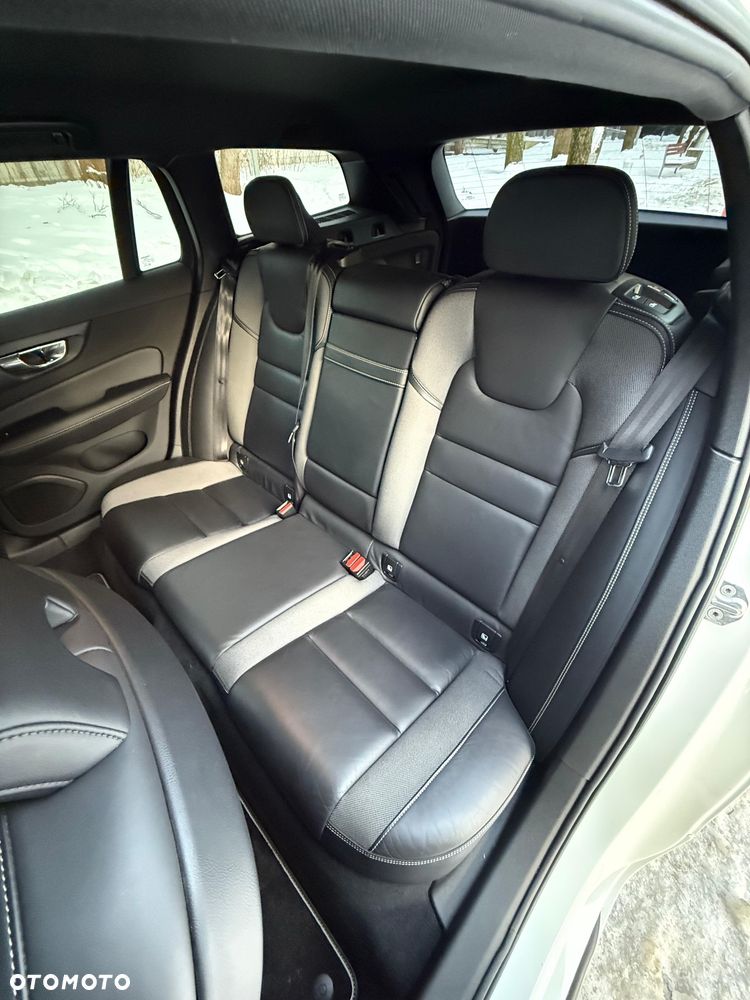 Volvo V60 D4 Geartronic R-Design - 21
