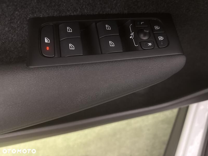 Volvo XC 40 T3 Momentum Core - 12