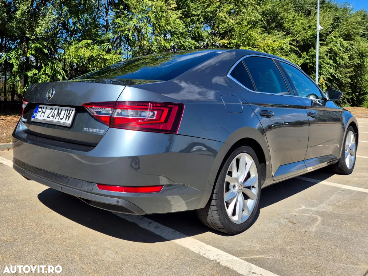 Skoda Superb 2.0 TDI DSG Ambition - 9