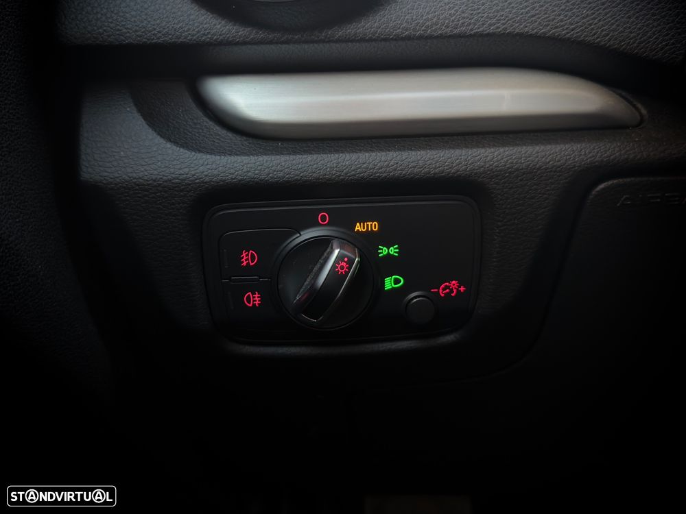 Audi A3 Sportback 1.6 TDI (clean diesel) S tronic S line Sport Pack - 8