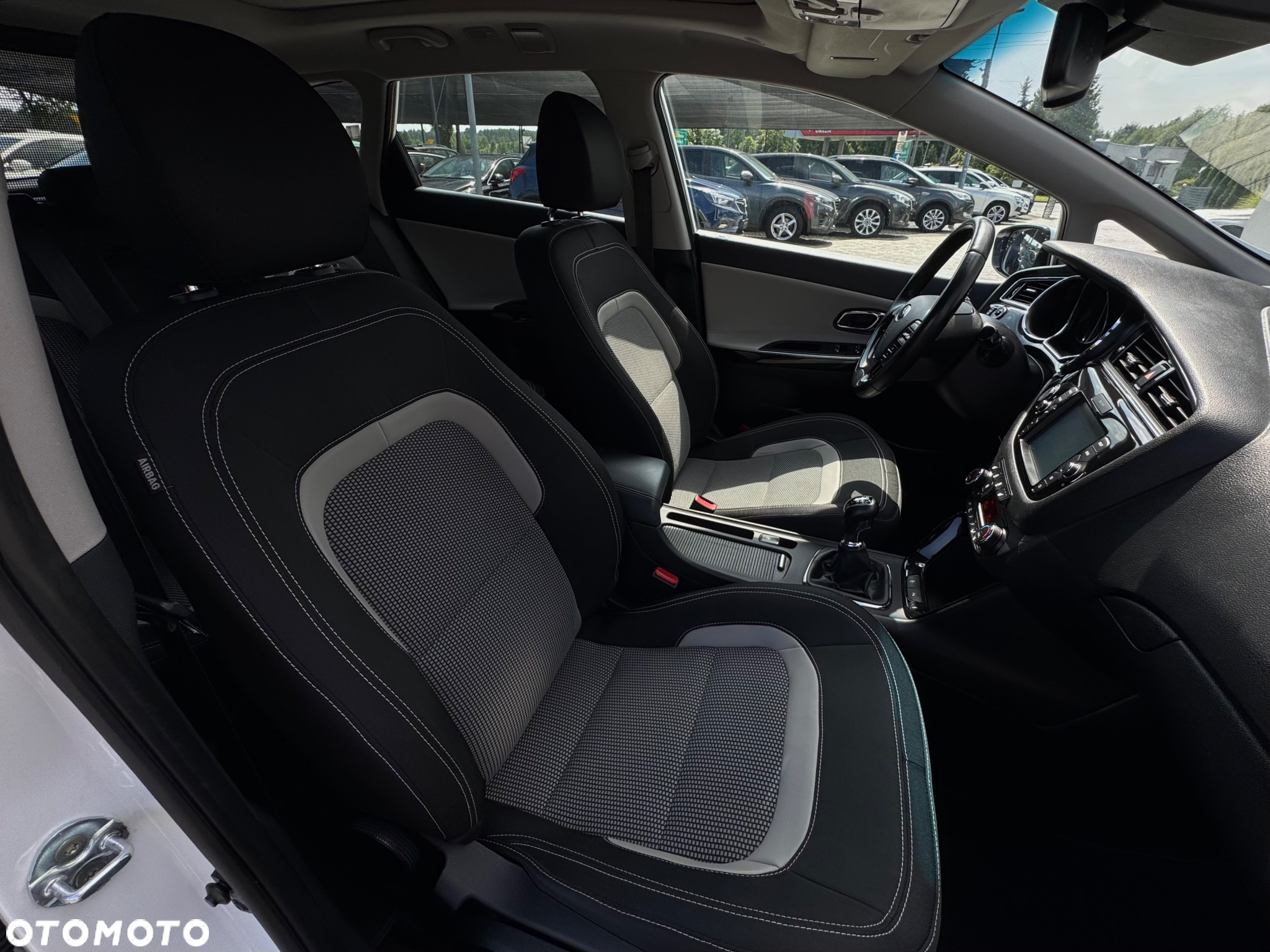 Kia Ceed 1.6 CRDi 136 ISG Spirit - 26