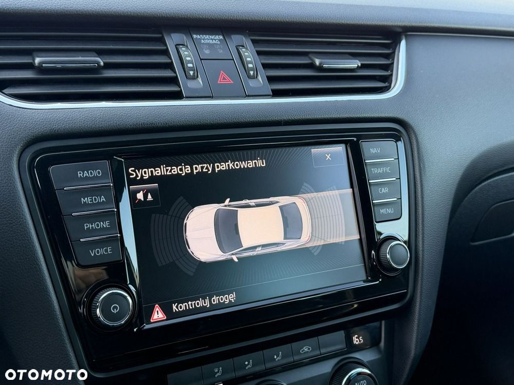 Skoda Octavia 2.0 TDI DSG RS - 26