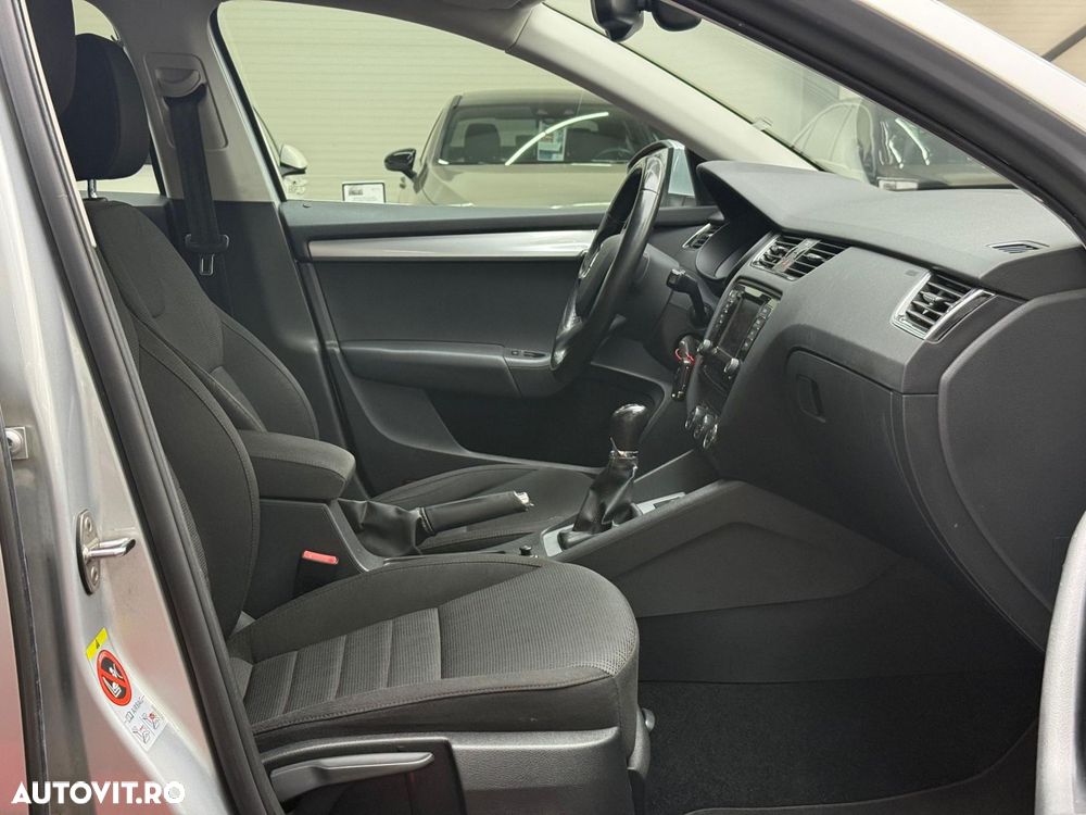 Skoda Octavia 1.4 TSI ELEGANCE - 9