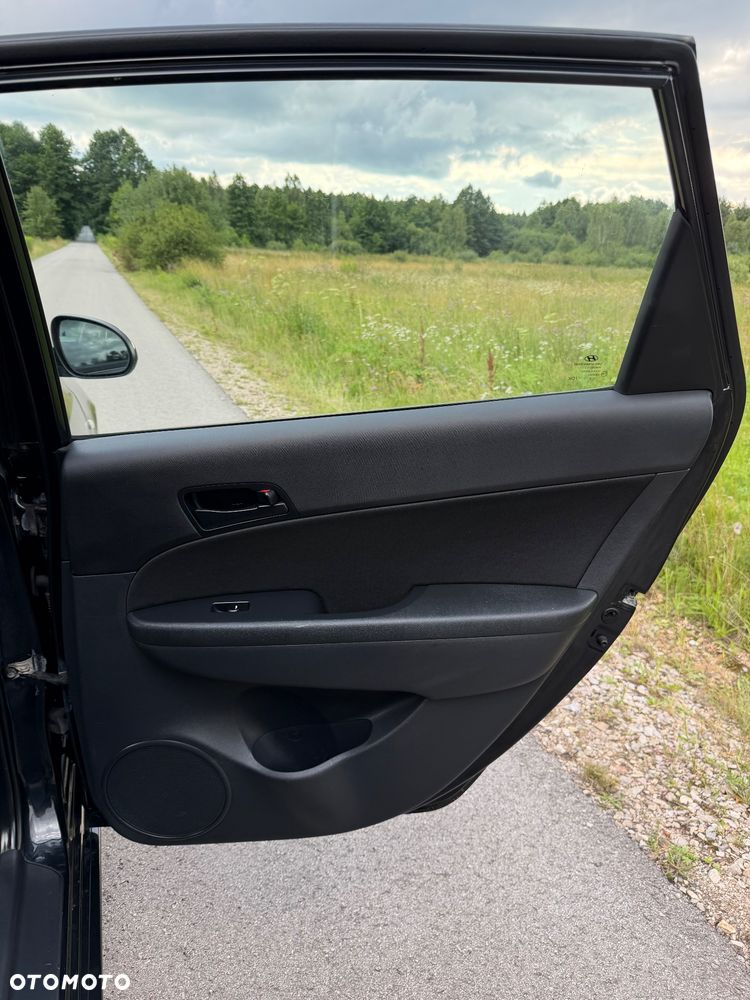 Hyundai i30 i30cw 1.6 CRDi FIFA WM Edition - 12