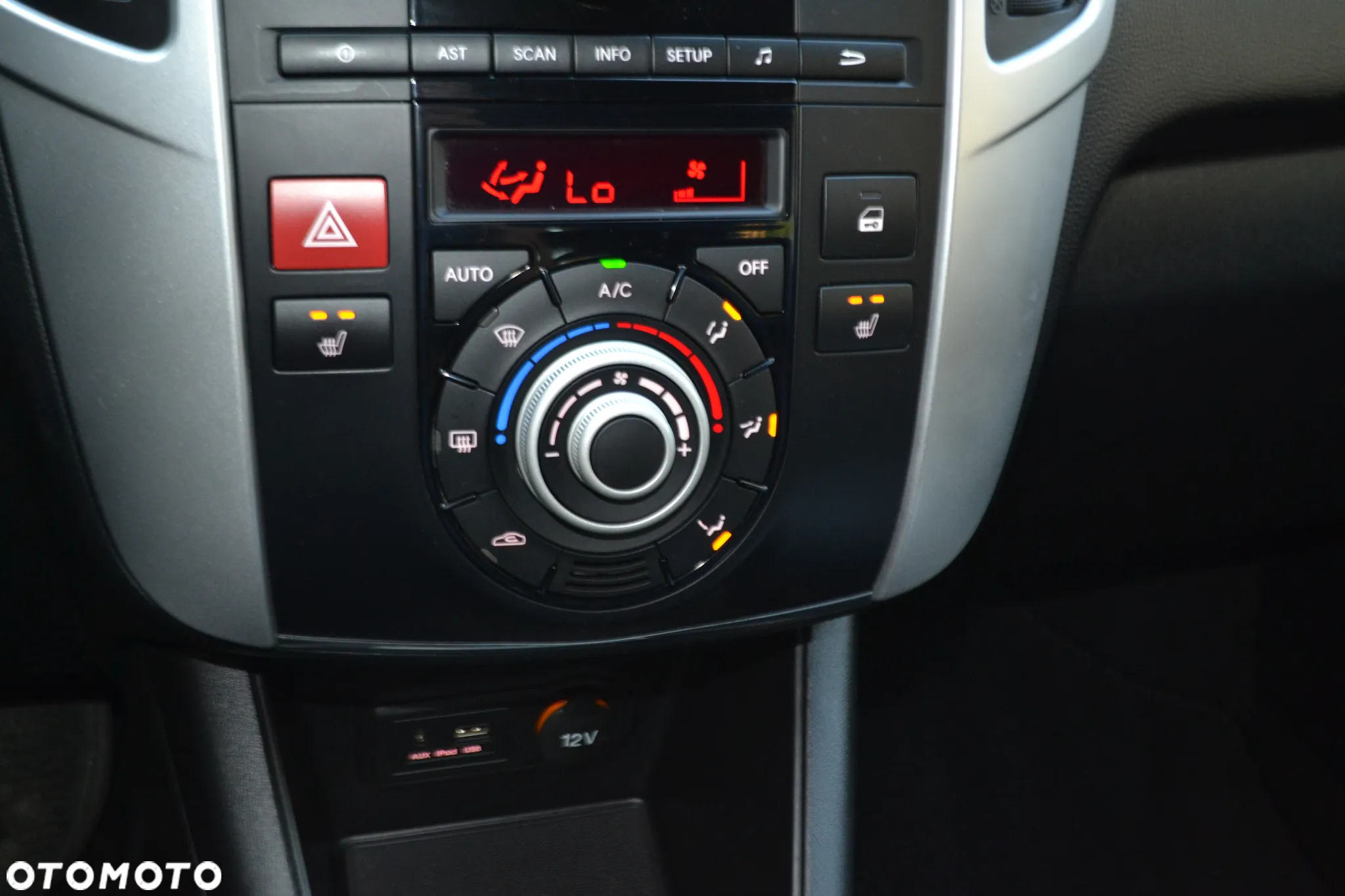 Kia Venga 1.6 CRDi 128 Fifa World Cup Edition - 25