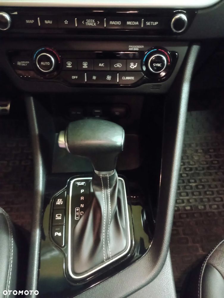 Kia Niro 1.6 GDI Plug-in Hybrid L - 28