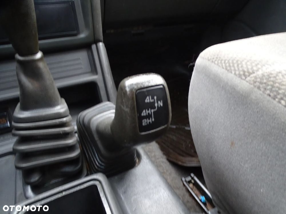 Mitsubishi Pajero - 8