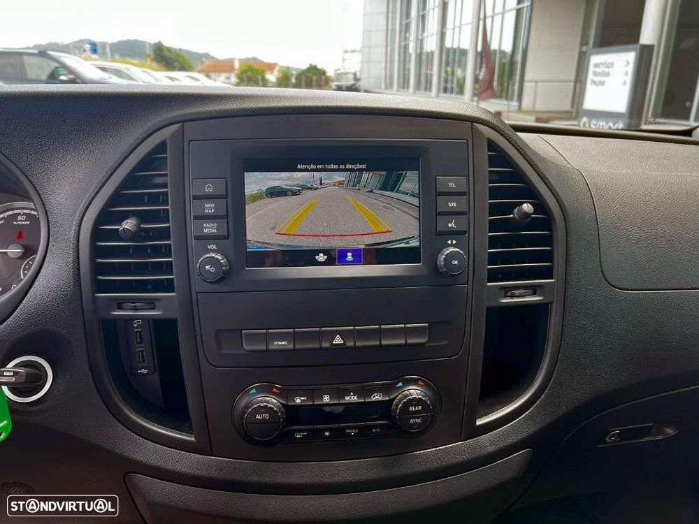 Mercedes-Benz eVito Tourer - 11