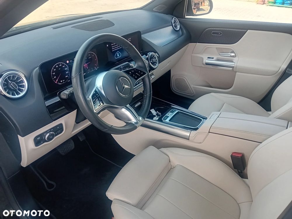 Mercedes-Benz GLA - 6