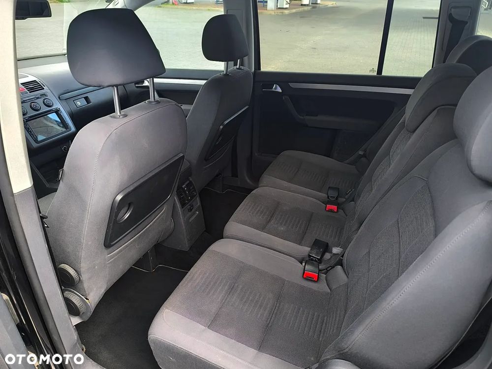 Volkswagen Touran 2.0 TDI DPF Highline - 13