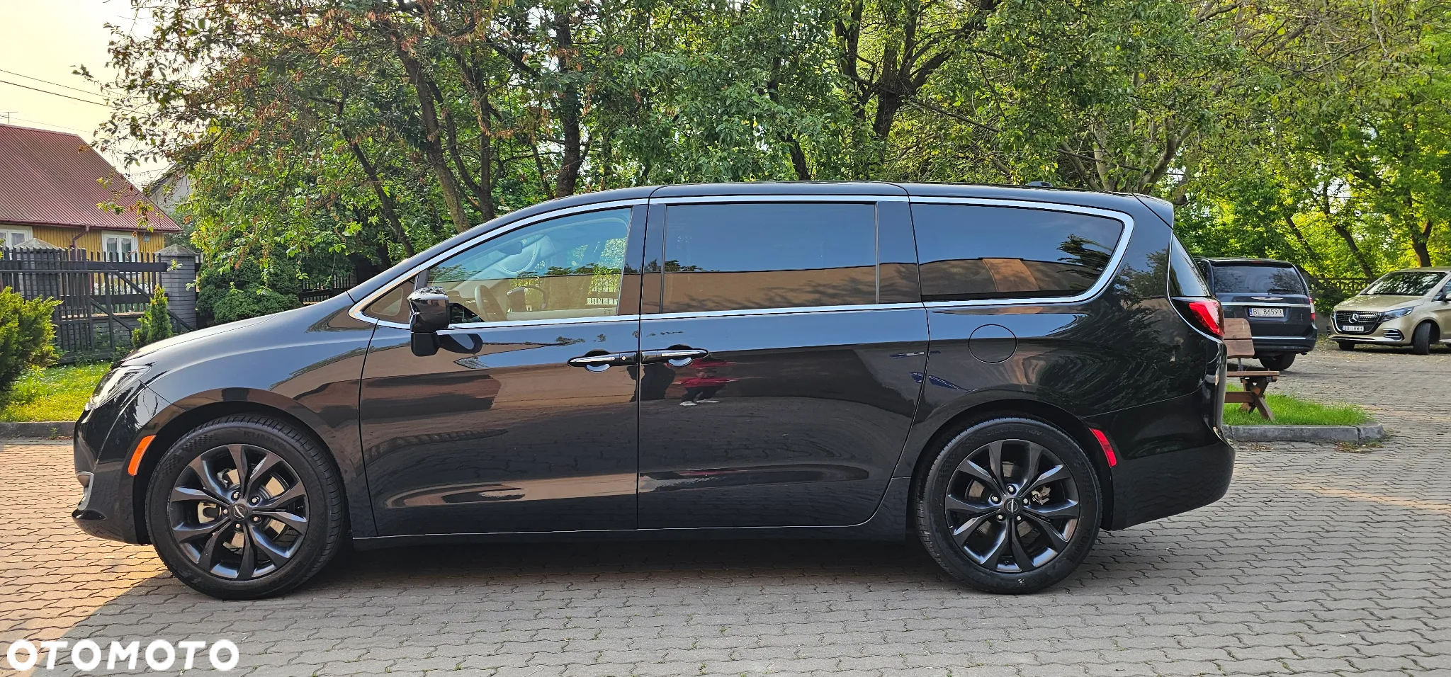 Chrysler Pacifica - 4