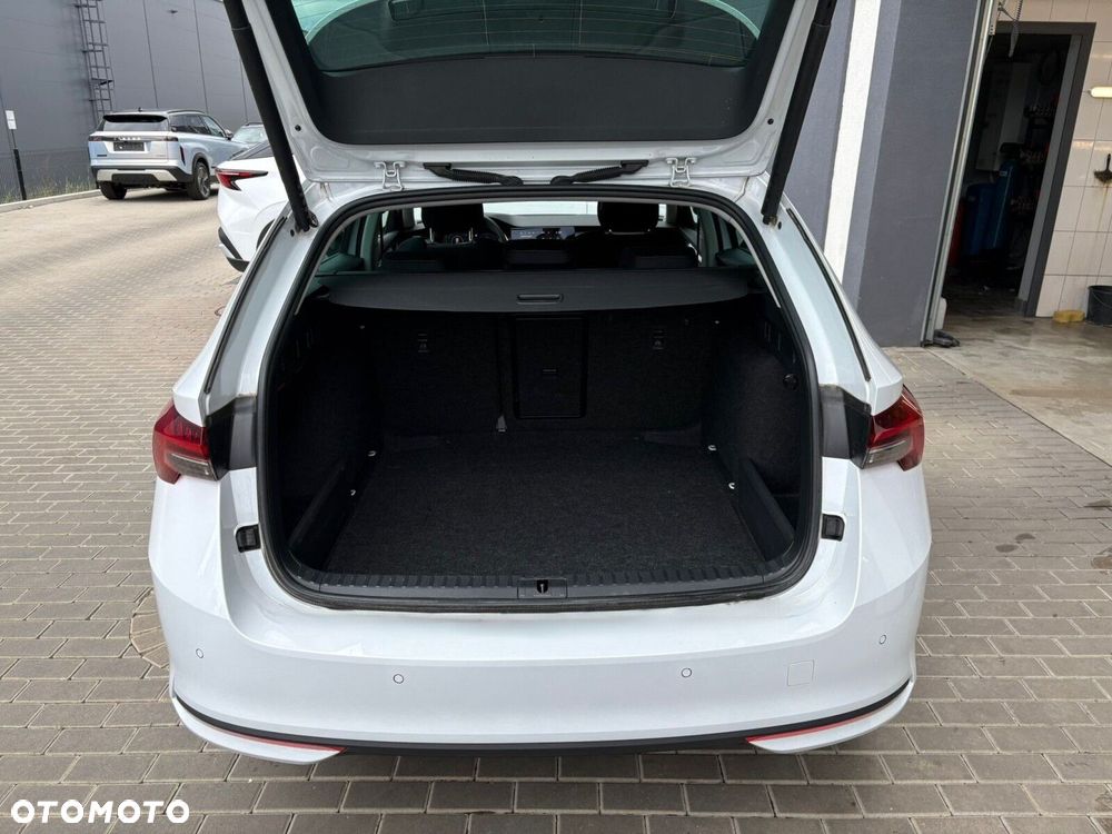 Skoda Octavia 1.5 TSI mHEV Selection DSG - 20