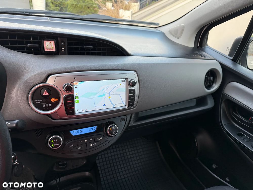 Toyota Yaris Hybrid 100 Active - 17