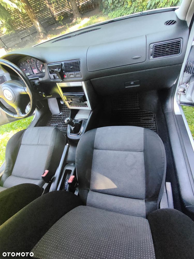 Volkswagen Golf - 18