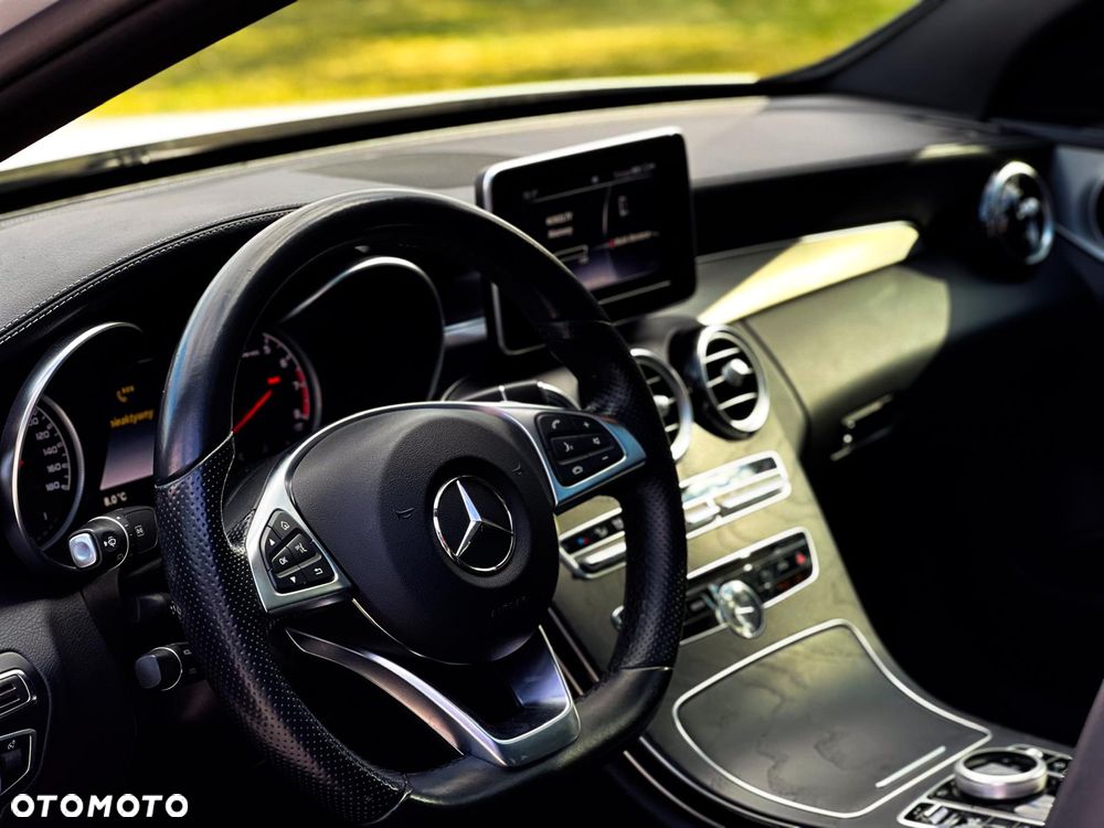 Mercedes-Benz Klasa C AMG 43 4Matic 9G-TRONIC - 19