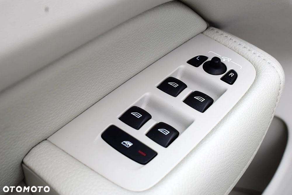 Volvo XC 60 D4 AWD Momentum - 16