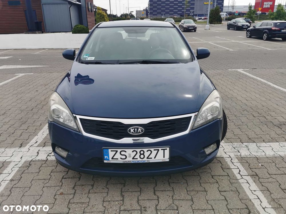 Kia Ceed - 1