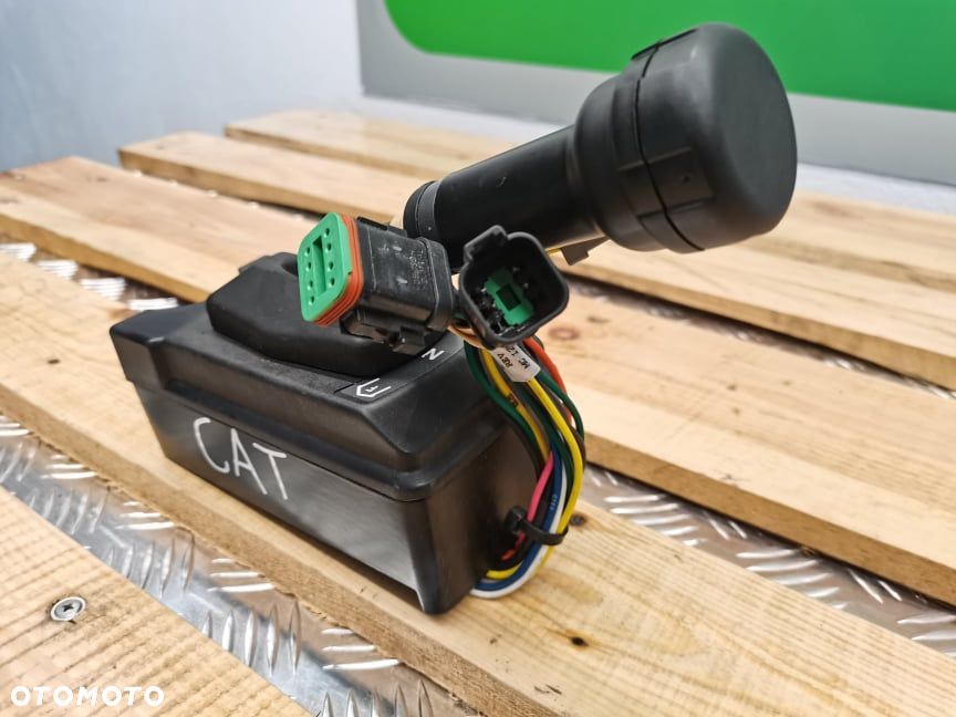 Przełącznik kierunku jazdy Cat 930G - 3