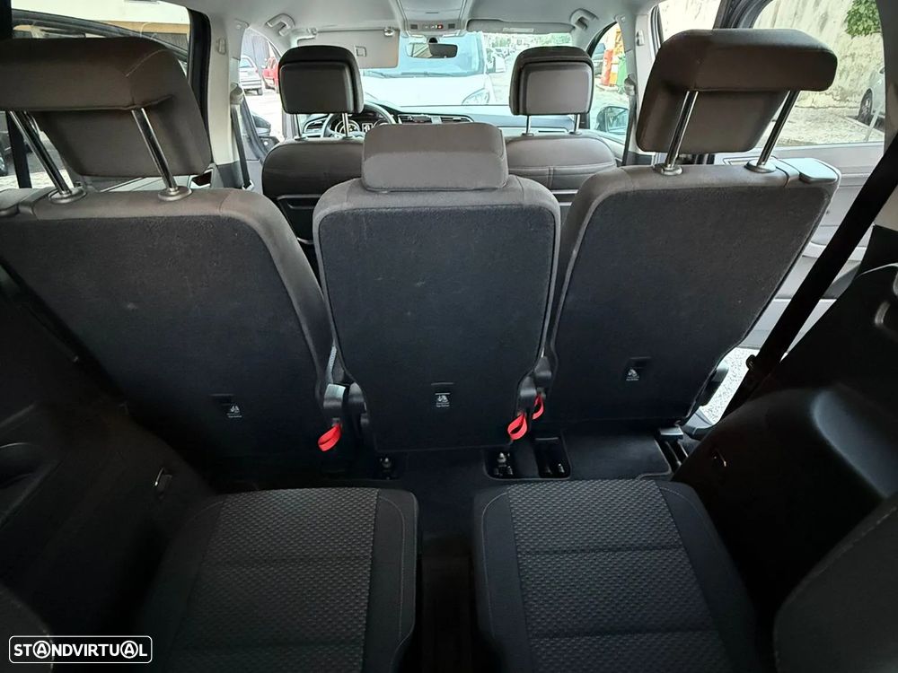 VW Touran 2.0 TDI Confortline - 28