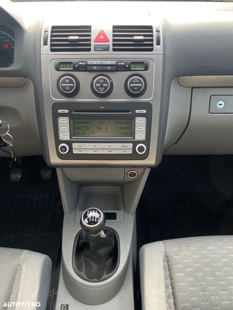 Volkswagen Touran 1.4 TSI United - 11