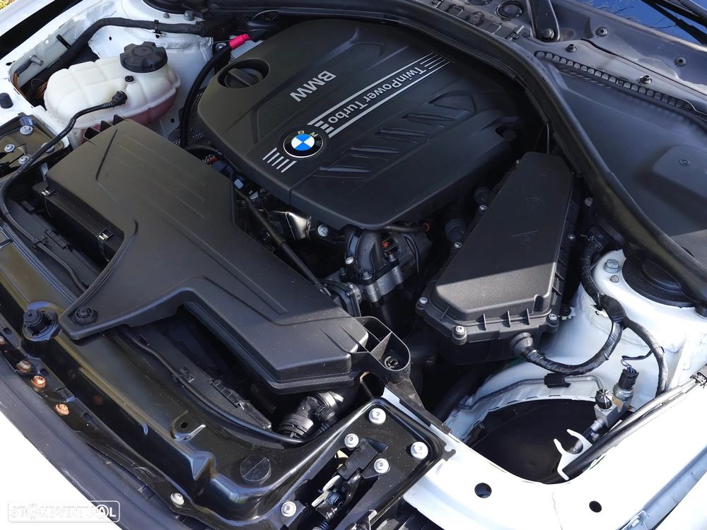 BMW 318 d Touring Auto Pack M - 12