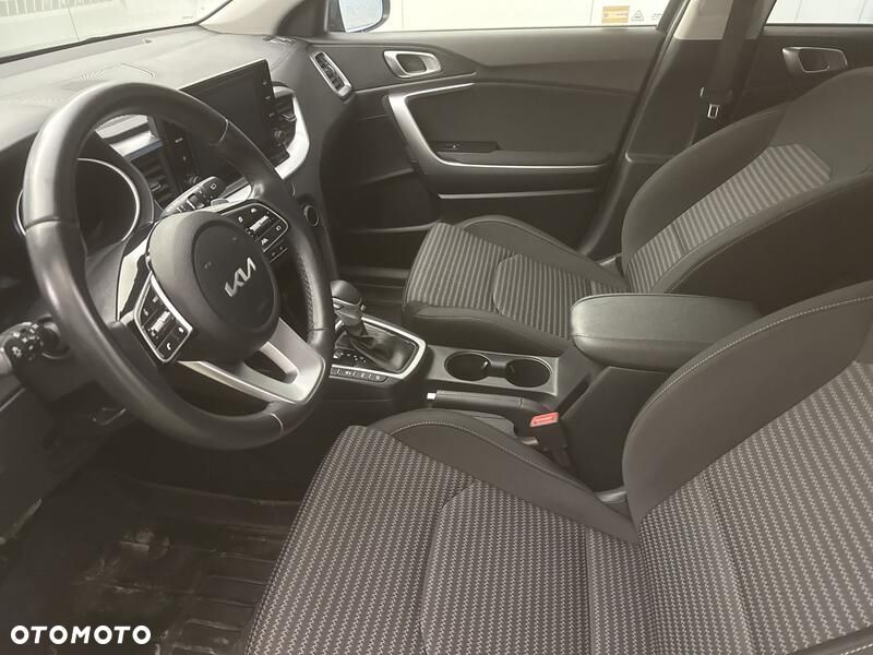 Kia Ceed 1.5 T-GDI M DCT - 11