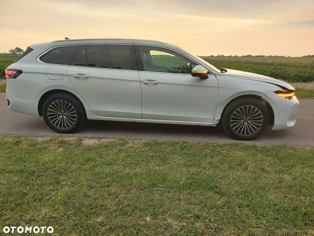 Volkswagen Passat 2.0 TDI Elegance DSG - 3