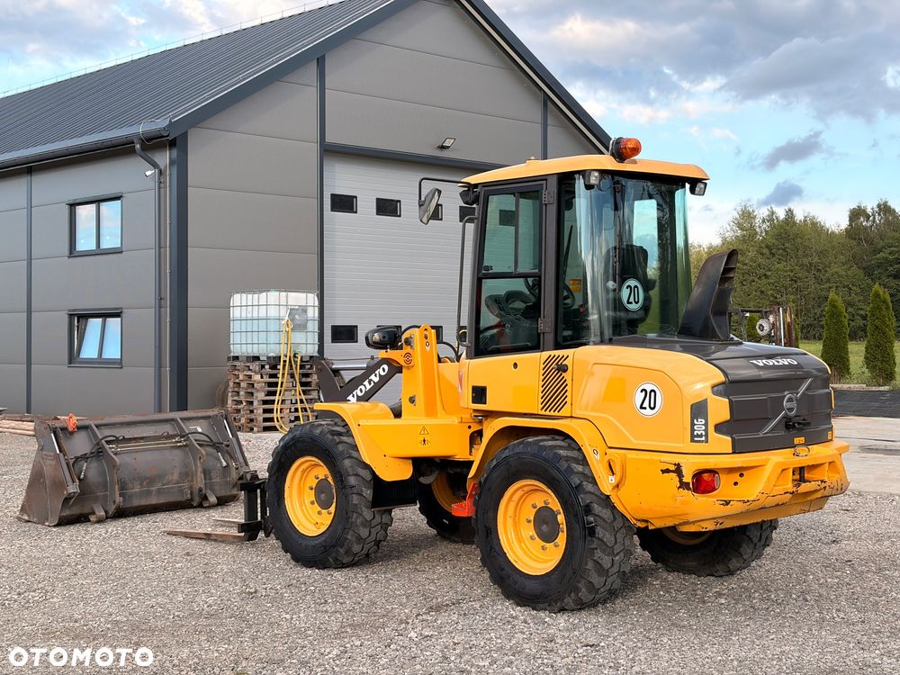 Volvo L30G - 4